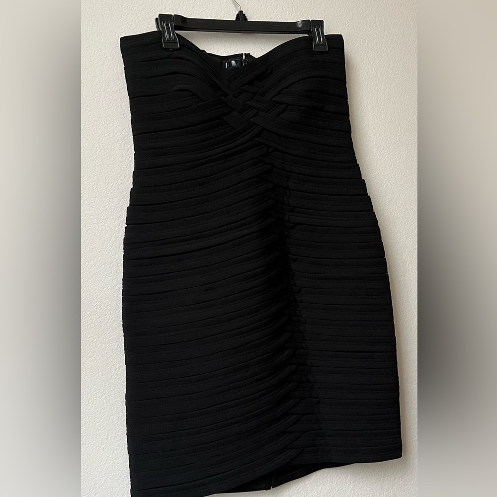 A Gorgeous JS Collection Strapless Wavelike Front Design Evening Dress- Black